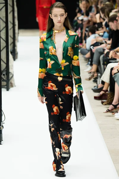 Look 5